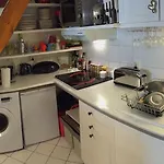 Charming Parisian Flat Near Bastille